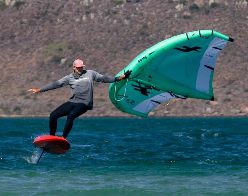 Kitefoiler tacking